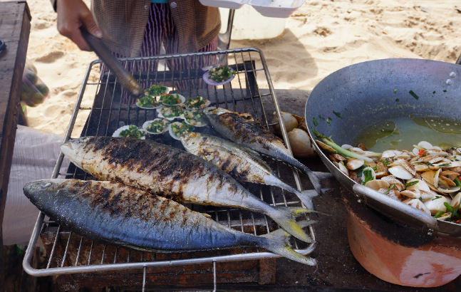 Món cá đục nướng nổi tiếng Hồ Tràm