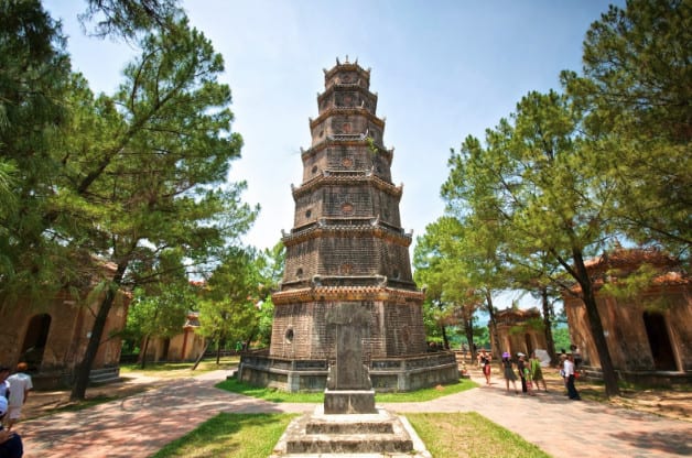 Tháp Fuk Nguyên - biểu tượng của chùa Thiên Mụ 