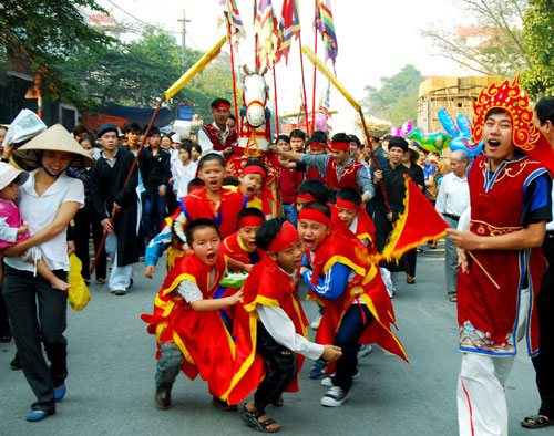 Lễ rước ngựa trong hội Lim