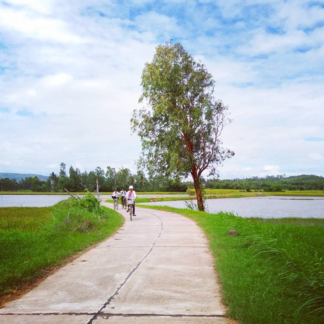 The scene around O Loan lagoon