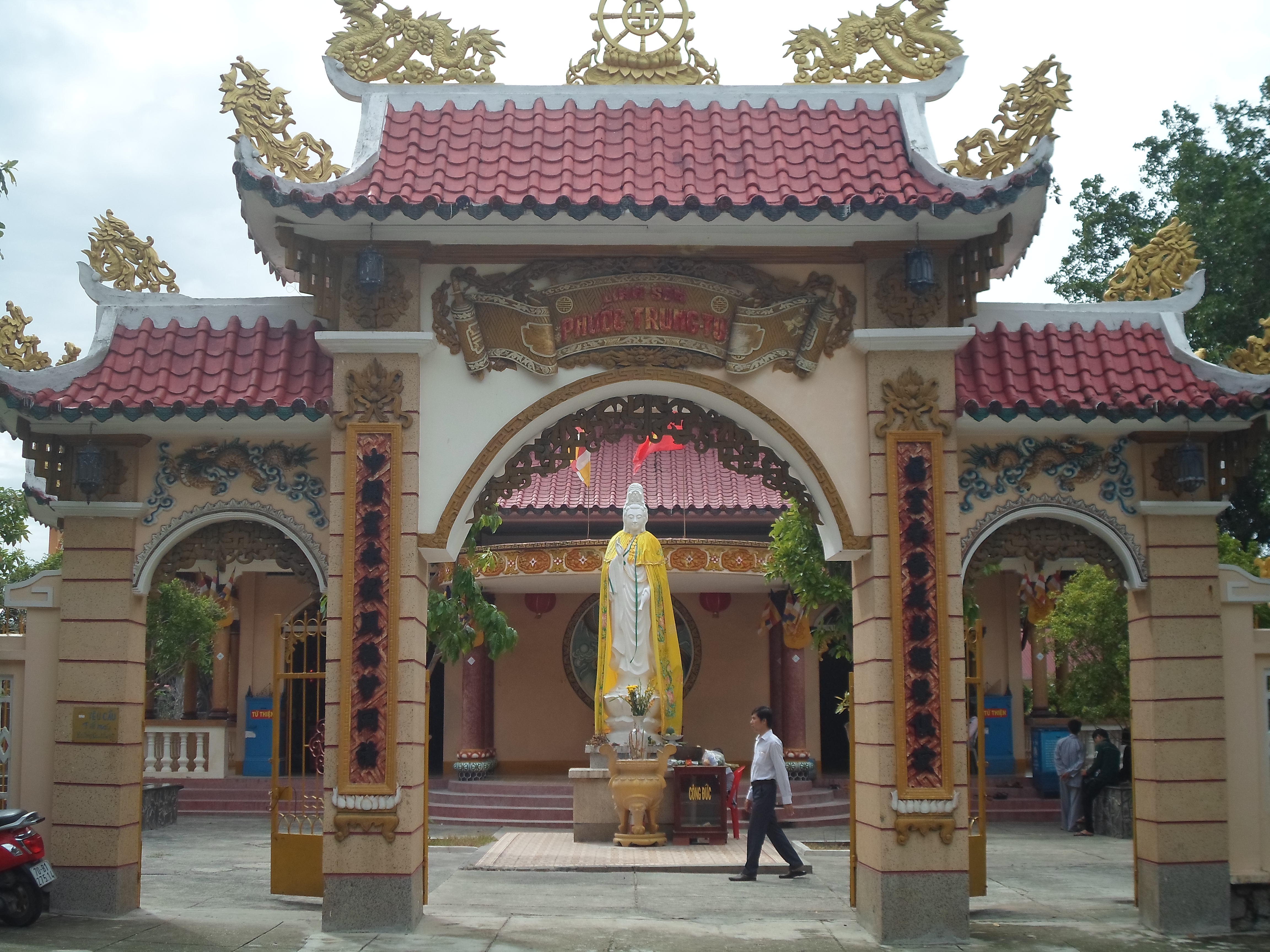 Những ngôi chùa nằm trong chuyến du ngoạn lễ hội núi Bà Đen