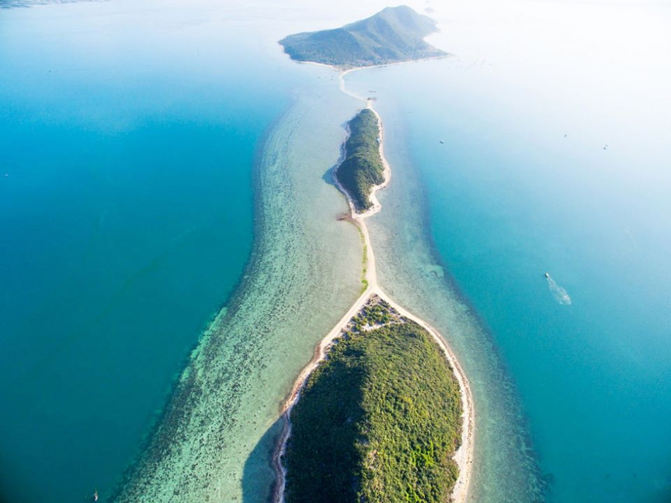 Du lịch đảo Điệp Sơn với con đường đi bộ giữa biển độc đáo