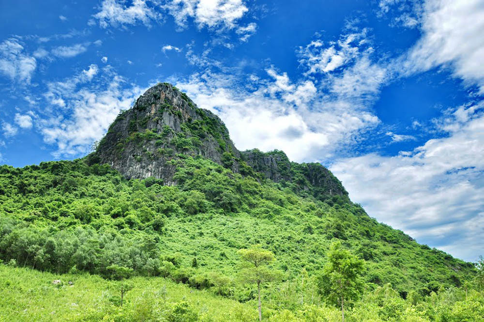 Núi Thần Đinh - địa điểm du lịch Quảng Bình 