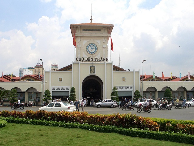 Điểm du lịch nổi tiếng ở Sài Gòn, điển hình là chợ Bến Thành
