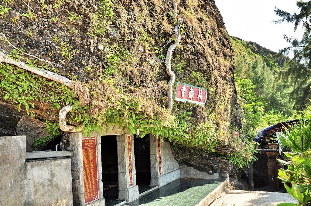 Entrance to Chuc Pagoda (Collection source)