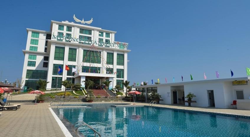 Hotel swimming pool (Source of collection)