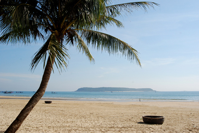 Long Thuy Beach (Photo: collection)