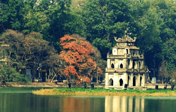 Hồ Hoàn Kiếm (Hồ Gươm) ở Hà Nội