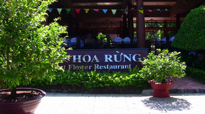 Nhà mặt hàng Hoa Rừng - khu phượt Bình Châu