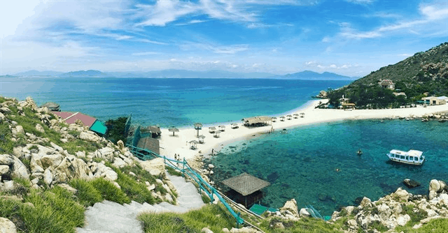 Đảo Yến Nha Trang – Đẹp thơ mộng đến mê mẩn lòng người