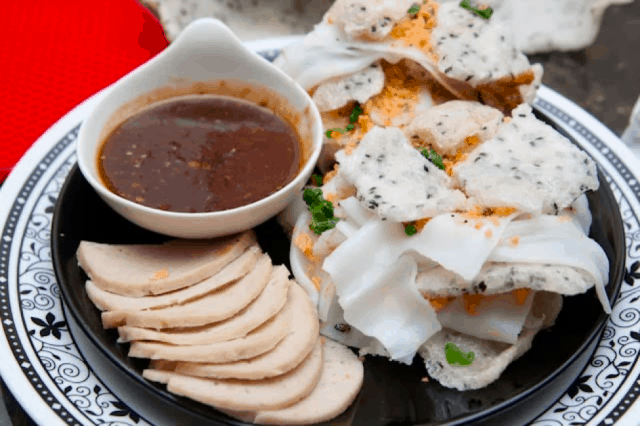 Bánh đập chấm mắm - đặc sản Đà Nẵng 