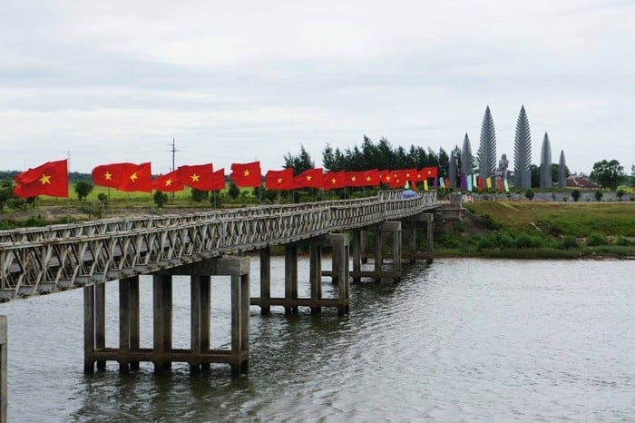 Cầu Hiền Lương và sông Bến Hải ngày nay