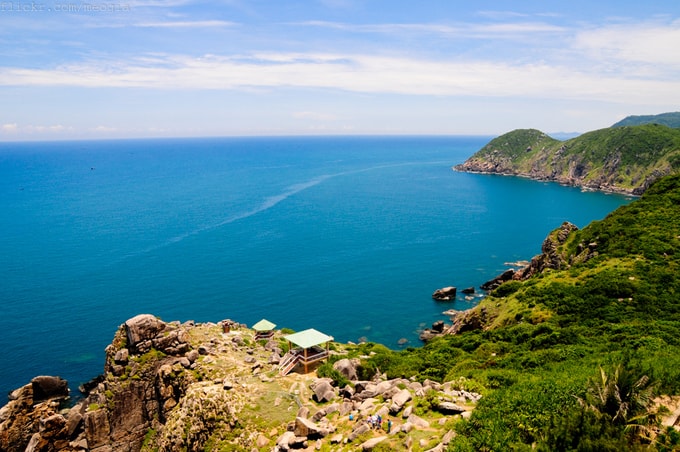 The panoramic view from above of Dai Lanh Cape (Photo: ST)