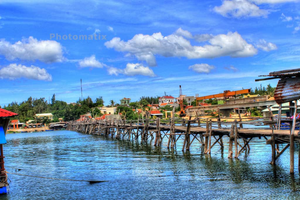 Peaceful scenery, table of O Loan lagoon (Photo: ST)