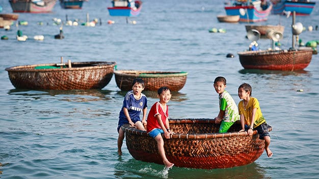 The peaceful and majestic scenery of Xuan Dai Bay (Photo: ST)