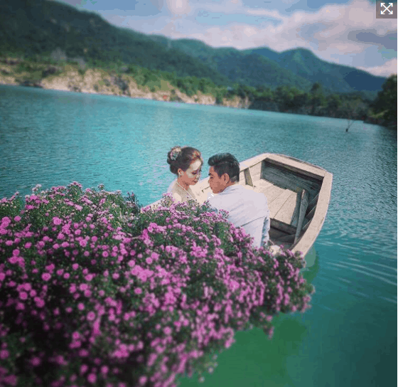 Thuê thuyền hoa chụp ảnh cưới