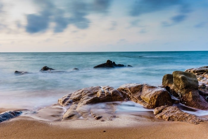 Bãi đá nét đẹp vô cùng độc đáo của bãi biển Hồ Cốc Bà Rịa - Vũng Tàu (Ảnh: Tuan Nguyen)