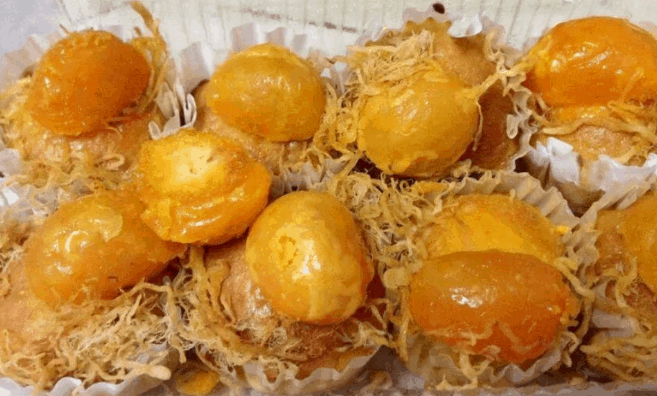 Bông lan trứng muối là món bánh cực ngon ở Vũng Tàu