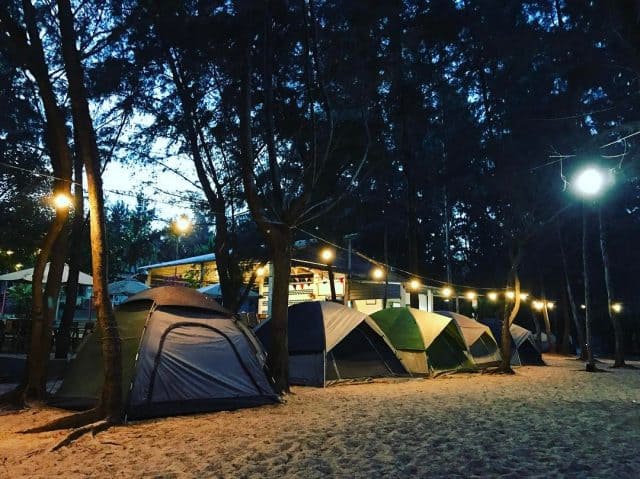 Cắm trại qua đêm (Ảnh: ST)