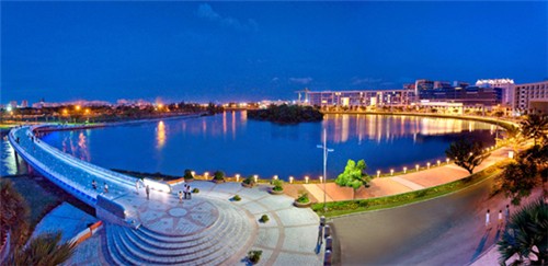 Cầu Ánh Sao với nhì mặt mũi trung tâm vui chơi quảng trường Sài Gòn