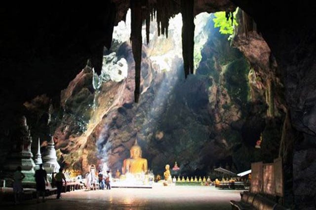 Chùa Tiên Sơn - Một trong những điểm du ngoạn ở Hà Tiên đẹp nhất (Ảnh thuế tầm)