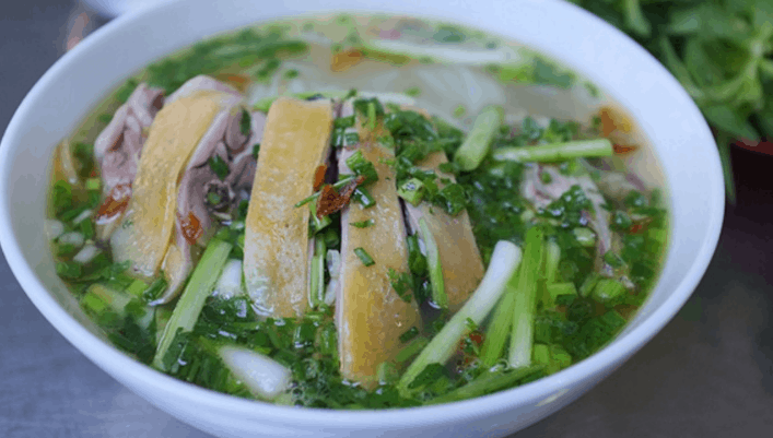 Món miến măng gà giúp bữa trưa Sài Gòn thêm hấp dẫn