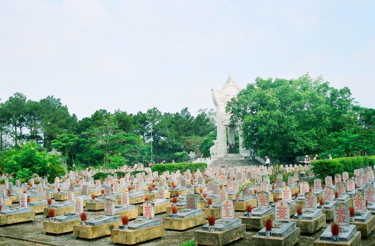 Nghĩa trang liệt sĩ Trường Sơn 
