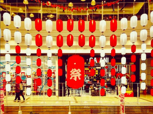 Trang trí ánh sáng bên trong AEON Mall Bình Tân