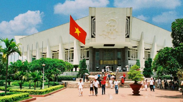 Bảo tàng Hồ Chí Minh là nơi trưng bày, lưu giữ các hiện vật về cuộc đời, sự nghiệp của Người