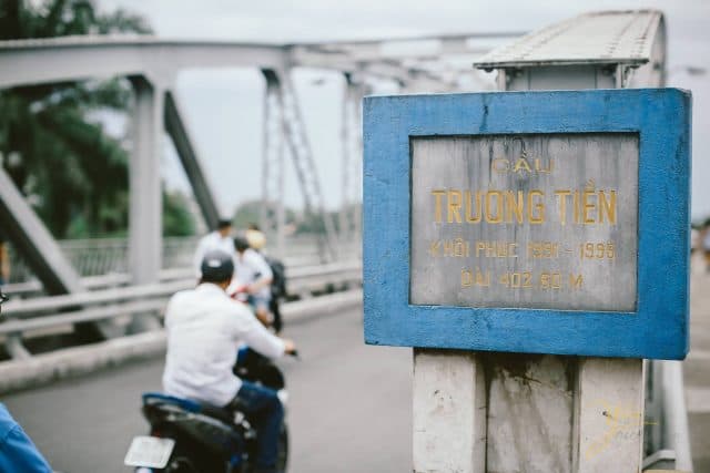 Cầu Trường Tiền - địa điểm chụp ảnh cưới tại Huế 