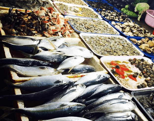 Chợ đêm Vũng Tàu thu hút du khách bởi những món hải sản hấp dẫn (ảnh sưu tầm)