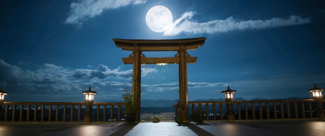 Đêm trăng trên chùa Lin Qui Fop 