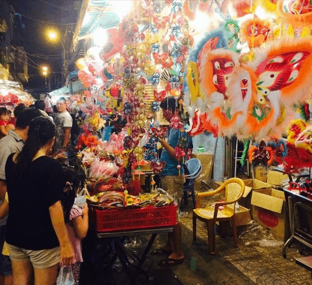 Phố đèn lồng Sài Gòn