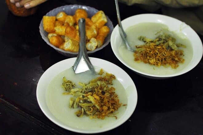 Tran Xuan Soan mussel porridge - lamian nga putahe sa karaang quarter sa Hanoi