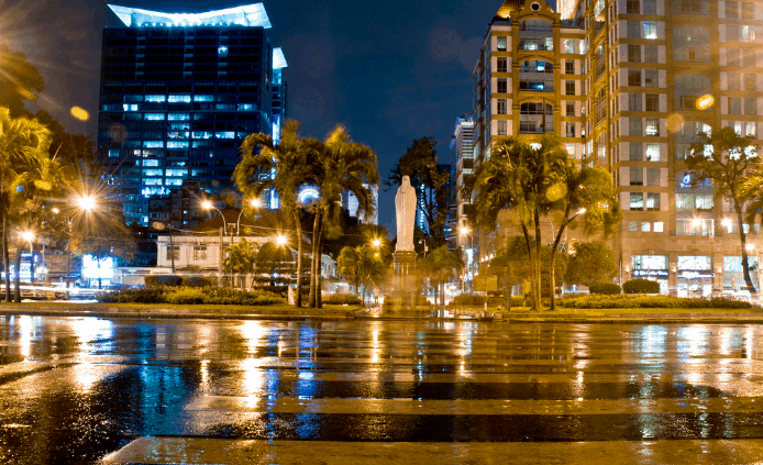 Sài Gòn trong những cơn mưa (Ảnh ST)