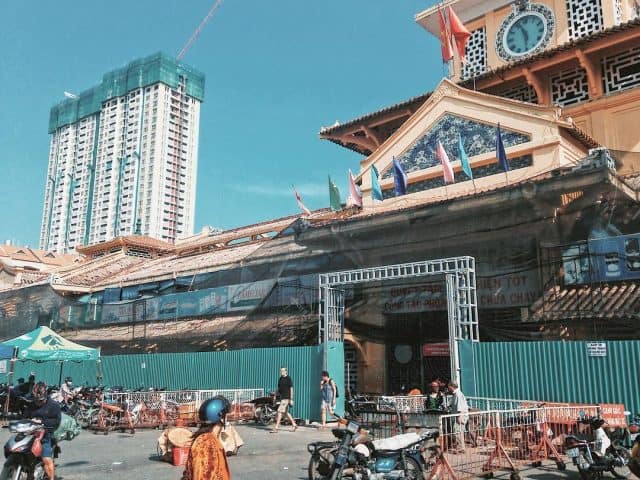 Chợ Bình Tây địa điểm du lịch Sài Gòn 