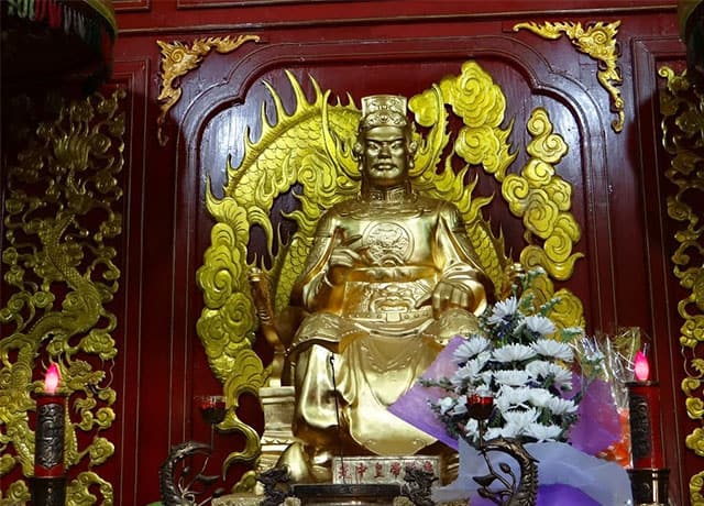 Tượng thờ vua Quang Trung - Nguyễn Huệ (Ảnh: ST)