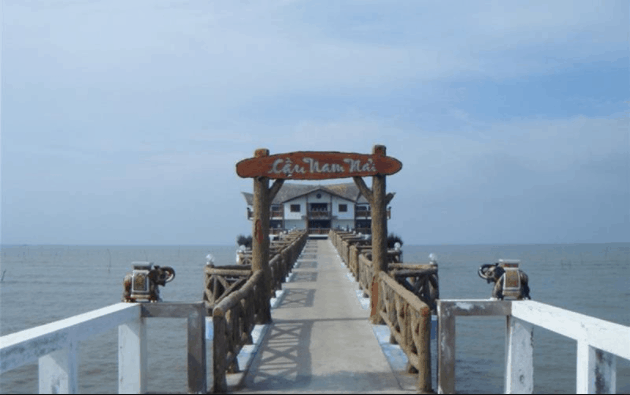 Cầu Nam Hải bắc ra biển