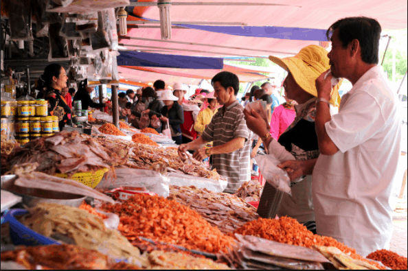 Chợ cá khô Bà Rịa - Vũng Tàu lúc nào cũng đông khách
