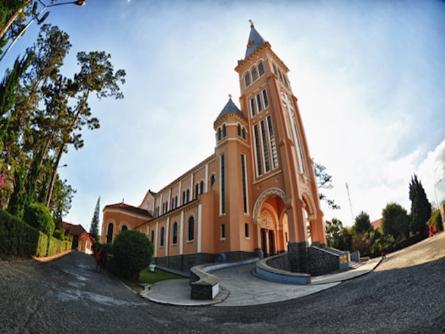 Nhà thờ Con Gà - địa điểm du lịch Đà Lạt 