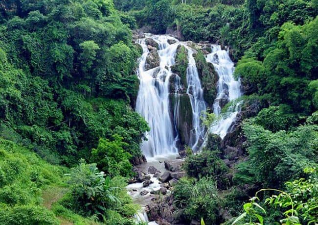 Lakaw sa Lao Waterfall