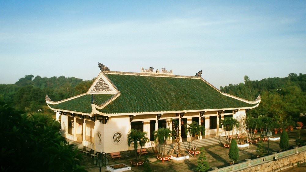 The roof of the Temple of Literature is green and looks very fancy