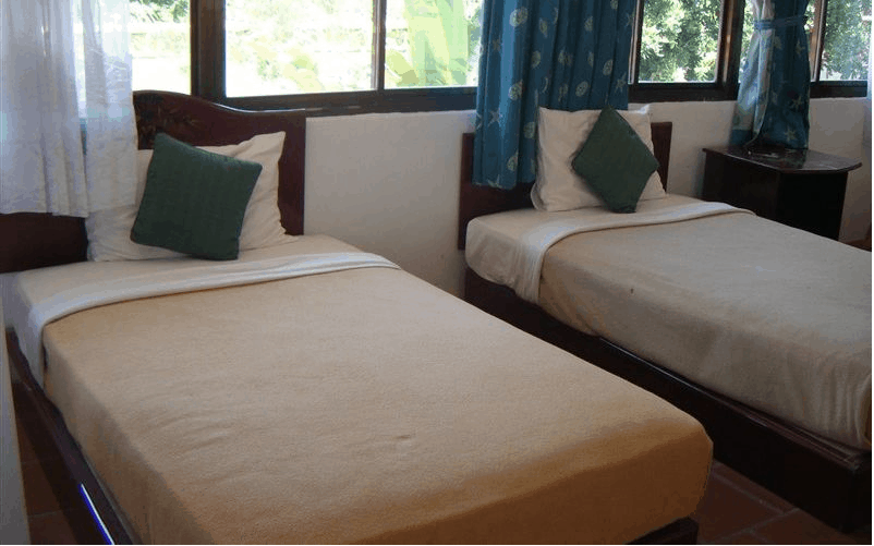 Phòng ngủ được thiết kế theo phong cách đơn giản mà ấm cúng
