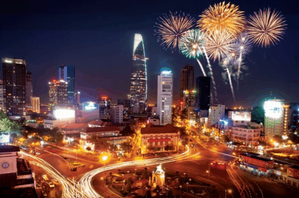 Sài Gòn vào thời khắc chuyển giao giữa năm cũ và năm mới