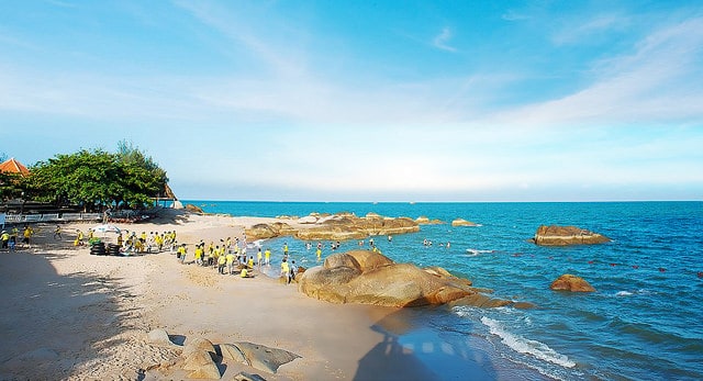 Bãi biển Long Thủy - một trong những bãi biển đẹp nhất Phú Yên (Ảnh: Sưu tầm)