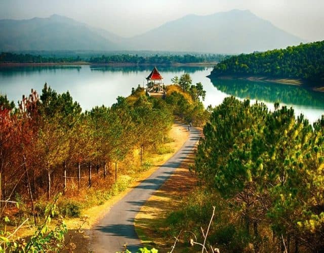 Biển Hồ - Tơ Nưng vẻ đẹp quyễn rũ ở Gia Lai - Vntrip.vn