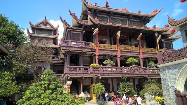 Kiến trúc nhà gỗ đặc biệt là một trong những biểu tượng của chùa Thiên Hưng.  (Ảnh ST)