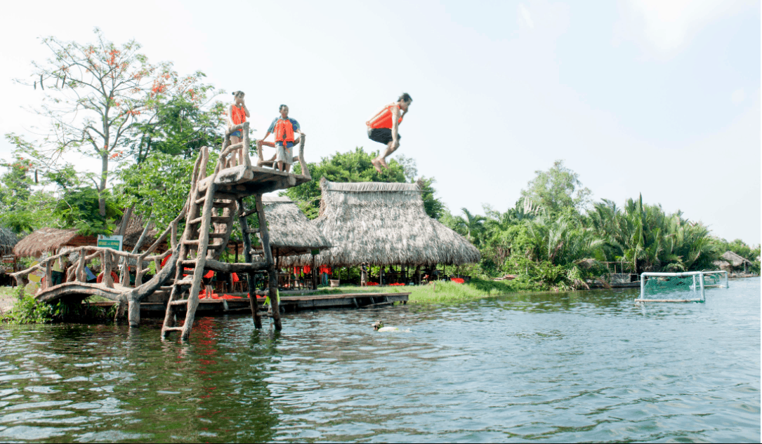 Trò chơi nhảy cầu dành cho những bạn trẻ ưa thích mạo hiểm