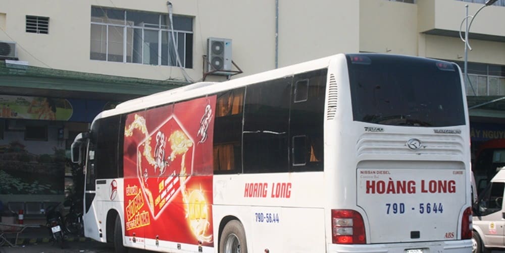 Xe Hoàng Long cũng góp mặt trong số các xe khách đi Nha Trang từ Sài Gòn