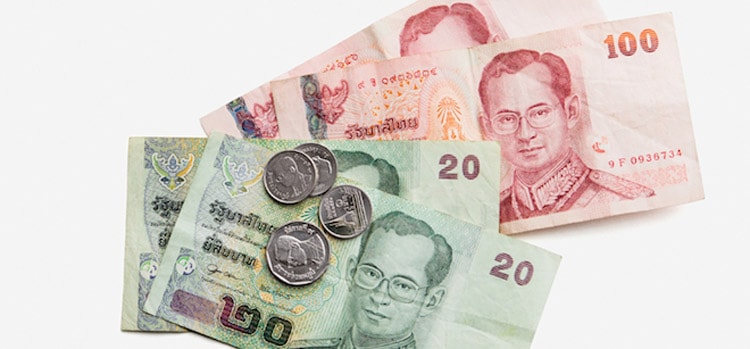 Bạn có thể đổi tiền Thái trước ở Việt Nam khá đơn giản (ẢNH ST)